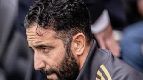 “西部新势力三杰携手，单场总分突破72分，崛起之路势不可挡，NBA夺冠征程启航！”