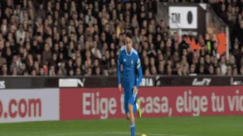 “利物浦险胜南安普敦，争议判决助力闯入国际赛”